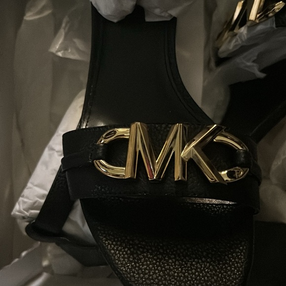 Brand new authentic MK shoes size 10 - Picture 2 of 7